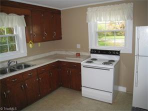 1015 Freedom Ln, Pinnacle, NC 27043 photo 5