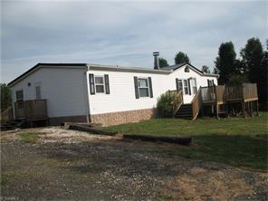 1603 Huffman Fork Rd, Purlear, NC 28665 photo 3