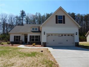 221 Pilot Bluff Dr, King, NC 27021 photo 1
