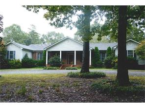 192 Tom Hunter Rd, Pilot Mountain, NC 27041 photo 1