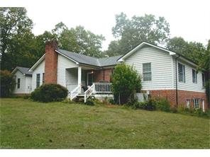 192 Tom Hunter Rd, Pilot Mountain, NC 27041 photo 2