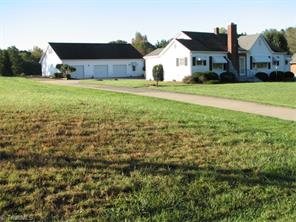 2811 Denton Rd, Denton, NC 27239 photo 2