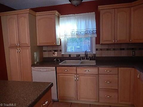 3857 Fox Meadow Rd, Trinity, NC 27370 photo 2