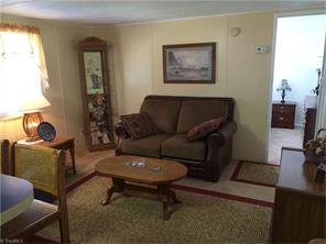 413 Main St, Dobson, NC 27017 photo 4