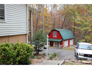 171 Glendale Dr, Elkin, NC 28621 photo 5