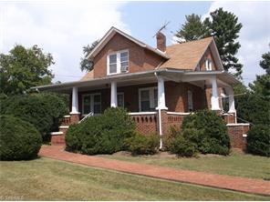 117 E Blue Ridge St, Stuart, VA 24171 photo 1
