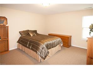 2664 Lamplight Cir, High Point, NC 27265 photo 16