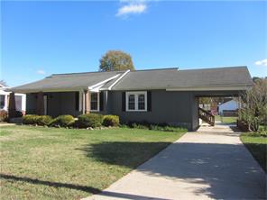 411 N 3rd Ave, Mayodan, NC 27027 photo 1