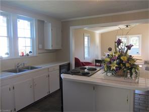 411 N 3rd Ave, Mayodan, NC 27027 photo 5