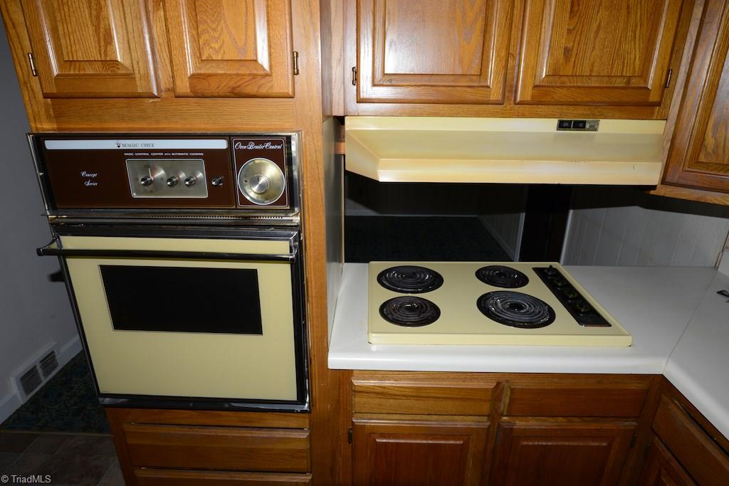 710 Summit Rd, High Point, NC 27265 photo 29