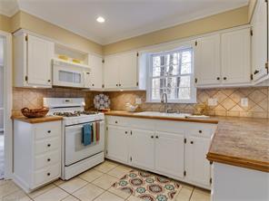 2226 Cambridge Dr, High Point, NC 27265 photo 14