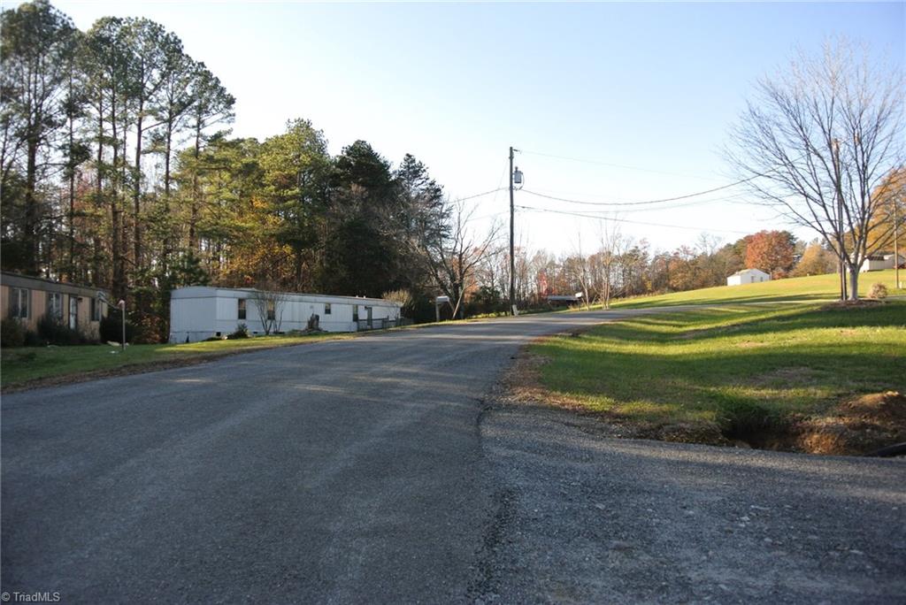 1066 Blackburn Rd, Pinnacle, NC 27043 photo 17