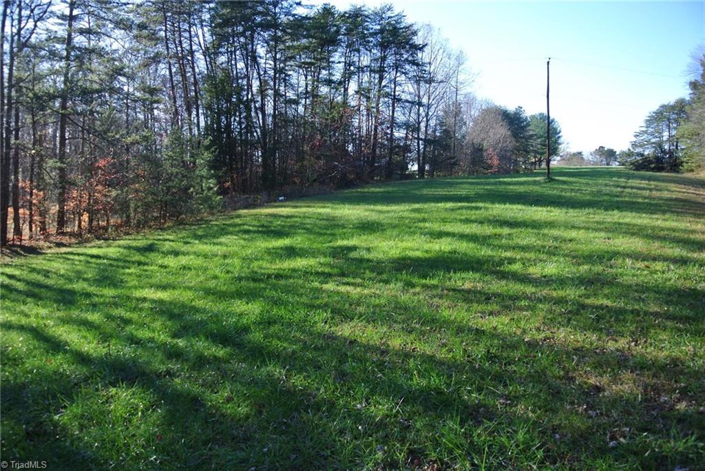 1066 Blackburn Rd, Pinnacle, NC 27043 photo 19