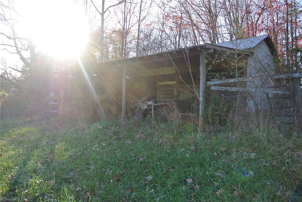 1066 Blackburn Rd, Pinnacle, NC 27043 photo 6