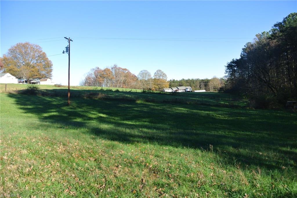 1066 Blackburn Rd, Pinnacle, NC 27043 photo 5