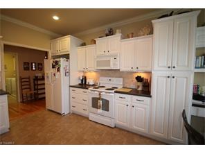 204 Thomas Rd, King, NC 27021 photo 9