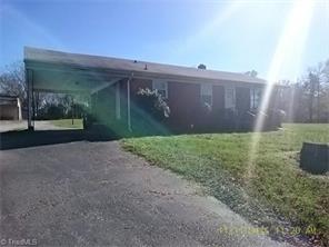 5074 Meadowbrook Dr, Trinity, NC 27370 photo 1