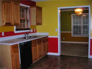 4302 Kirkstone Dr, High Point, NC 27265 photo 8