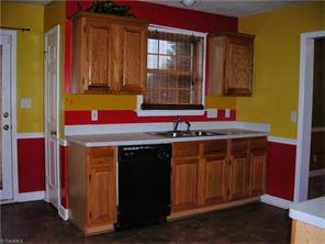 4302 Kirkstone Dr, High Point, NC 27265 photo 7