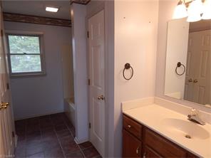 421 Golf Course Rd, Pilot Mountain, NC 27041 photo 18