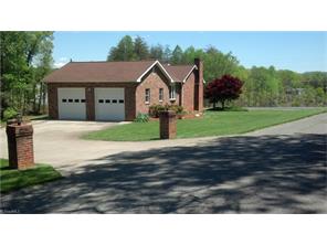 421 Golf Course Rd, Pilot Mountain, NC 27041 photo 22