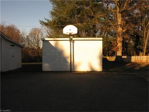 610 W Kapp St, Dobson, NC 27017 photo 7