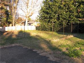 610 W Kapp St, Dobson, NC 27017 photo 11