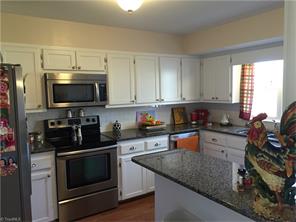 719 Old Barn Cir, Pilot Mountain, NC 27041 photo 3
