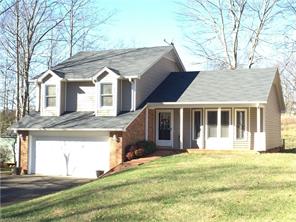 719 Old Barn Cir, Pilot Mountain, NC 27041 photo 1