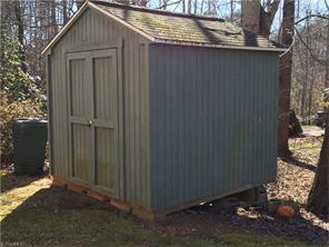 719 Old Barn Cir, Pilot Mountain, NC 27041 photo 27