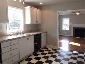 904 Chestnut Dr, High Point, NC 27262 photo 9