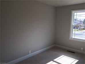 904 Chestnut Dr, High Point, NC 27262 photo 16