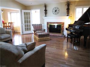 1108 Mapleview Ct, High Point, NC 27265 photo 4