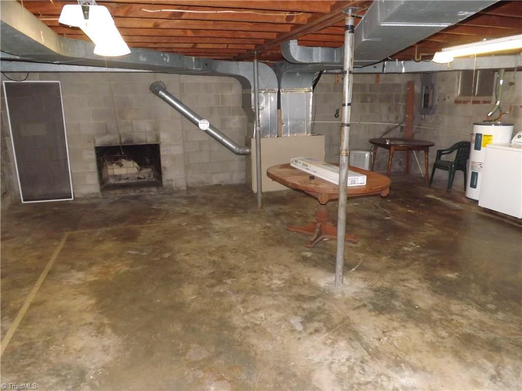 5564 Davis Rd, Walkertown, NC 27051 photo 16
