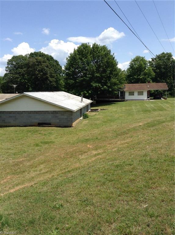 5564 Davis Rd, Walkertown, NC 27051 photo 3