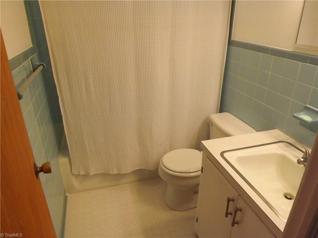 5564 Davis Rd, Walkertown, NC 27051 photo 11