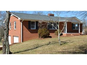 204 Pilot View Dr, King, NC 27021 photo 1