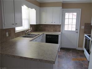 409 E Devon Dr, Mount Airy, NC 27030 photo 10