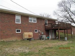 409 E Devon Dr, Mount Airy, NC 27030 photo 4