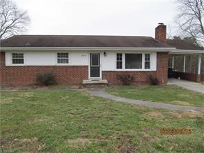 409 E Devon Dr, Mount Airy, NC 27030 photo 2