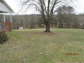 409 E Devon Dr, Mount Airy, NC 27030 photo 6