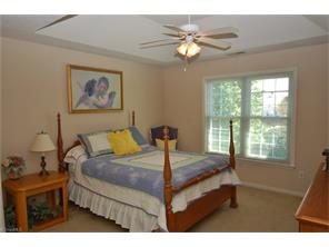 4008 Glasgow Ct, High Point, NC 27265 photo 12