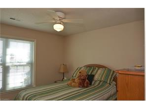 4008 Glasgow Ct, High Point, NC 27265 photo 16