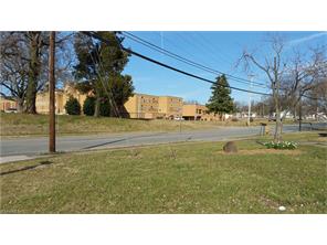 401 Chestnut Dr, High Point, NC 27262 photo 2
