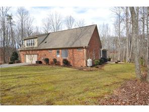 152 Thomas Rd, King, NC 27021 photo 4