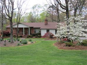 132 Parkview Cir, Pinnacle, NC 27043 photo 3