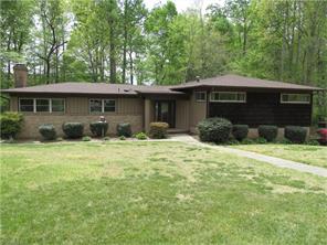 1011 Creekside Dr, High Point, NC 27262 photo 1