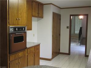1011 Creekside Dr, High Point, NC 27262 photo 7