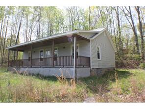 2140 Pine St, Mount Airy, NC 27030 photo 5