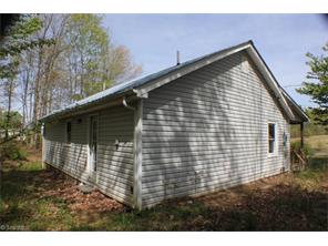2140 Pine St, Mount Airy, NC 27030 photo 3